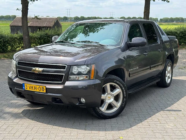 Chevrolet usa avalanche 5.3 v8 4wd euro 5 grijs kenteken 2010 3-vkh-08 - afbeelding 1 van  16