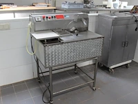 Chocolade tempreermachine henk koenen. afmeting 85 x 61 x 115 cm. - afbeelding 1 van  4