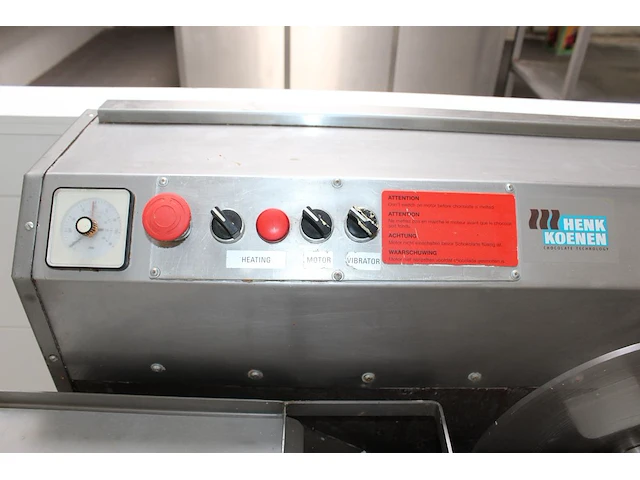 Chocolade tempreermachine henk koenen. afmeting 85 x 61 x 115 cm. - afbeelding 3 van  4