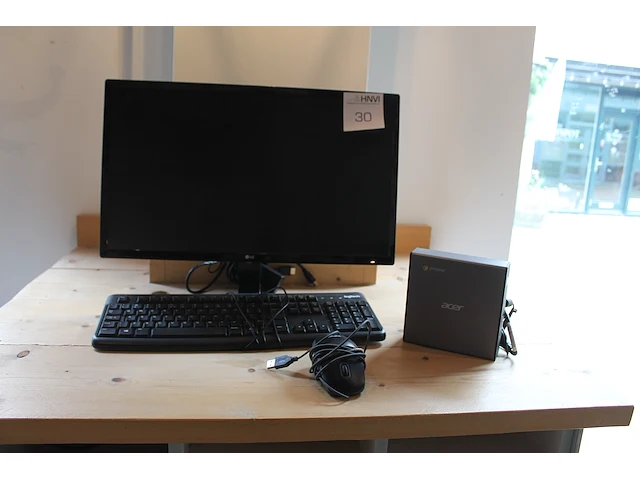 Chromebox asus cn60 met monitor lg 24 inch, toetsenbord en muis. - afbeelding 1 van  7