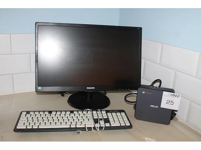 Pc-opstelling bestaande uit pc dell vpro precision 3460 met monitor lg 24 inch, toetsenbord en muis. servi... - afbeelding 1 van  4