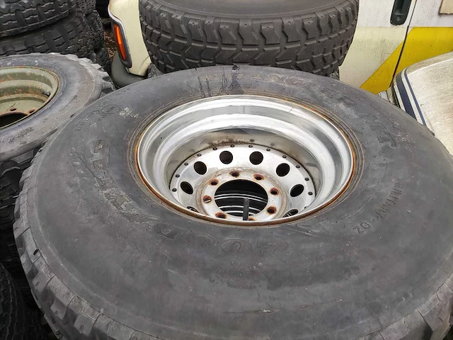 Chromen velgen - rondjes disign 8x165,1 - velg (4x) - afbeelding 4 van  5