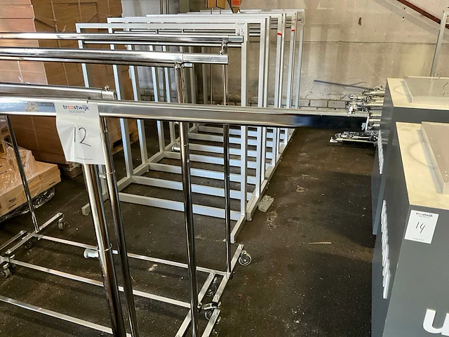 Chroom mobiel kledingrek (5x) - afbeelding 3 van  5