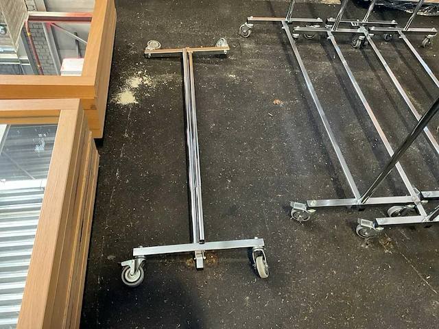 Chroom mobiel kledingrek (5x) - afbeelding 4 van  5