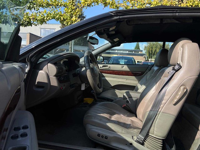 Chrysler - 2001 - sebring - 2.7i-v6 24v lx conv. - 72-hg-hn - afbeelding 12 van  13