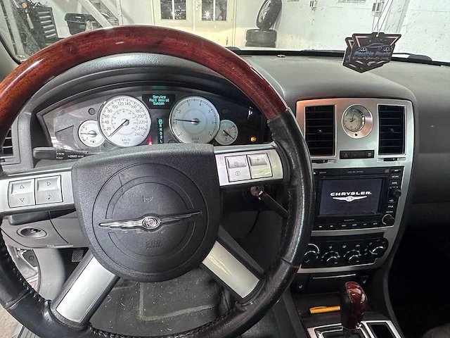 Chrysler - 300c - 2.7 v6 automaat- 94-rd-tt - afbeelding 3 van  19