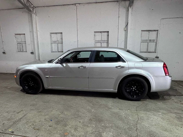 Chrysler - 300c - 2.7 v6 automaat- 94-rd-tt - afbeelding 12 van  19
