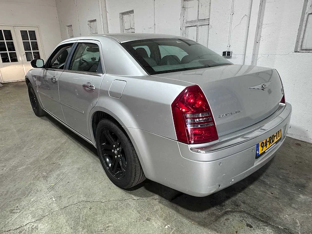 Chrysler - 300c - 2.7 v6 automaat- 94-rd-tt - afbeelding 13 van  19