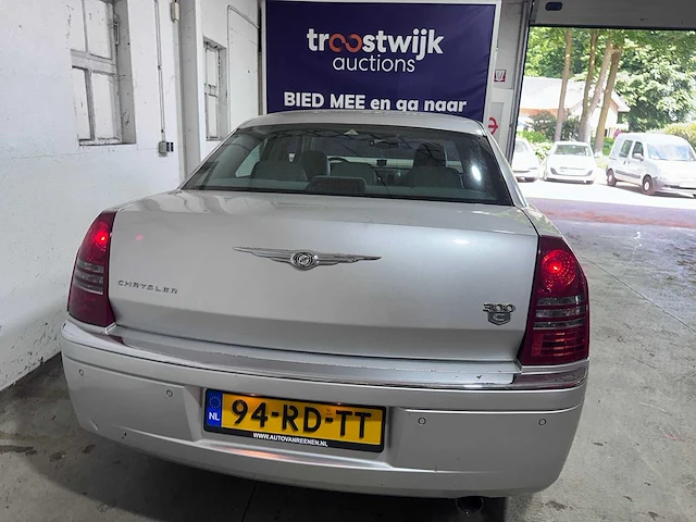 Chrysler - 300c - 2.7 v6 automaat- 94-rd-tt - afbeelding 14 van  19