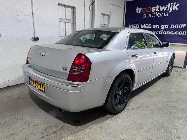 Chrysler - 300c - 2.7 v6 automaat- 94-rd-tt - afbeelding 15 van  19