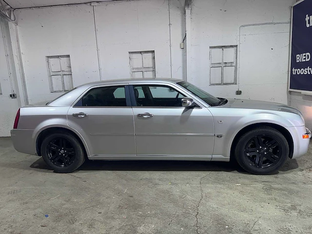 Chrysler - 300c - 2.7 v6 automaat- 94-rd-tt - afbeelding 16 van  19