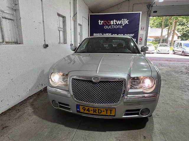Chrysler - 300c - 2.7 v6 automaat- 94-rd-tt - afbeelding 18 van  19