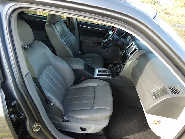 Chrysler - 300c touring - 3.0 v6 crd - car - afbeelding 8 van  33