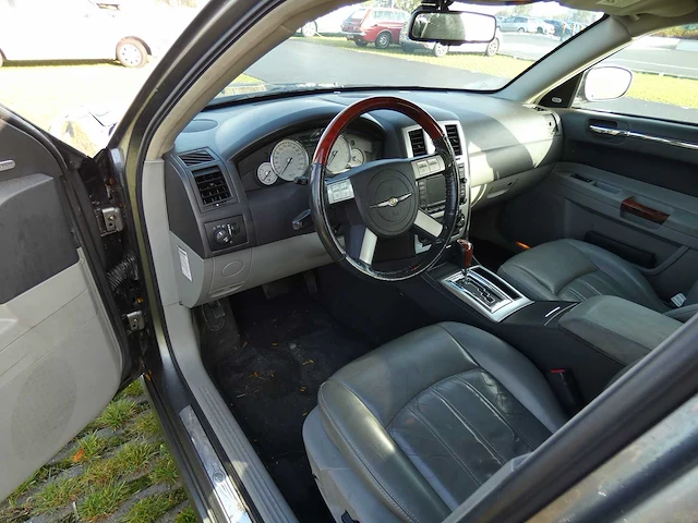 Chrysler - 300c touring - 3.0 v6 crd - car - afbeelding 9 van  33