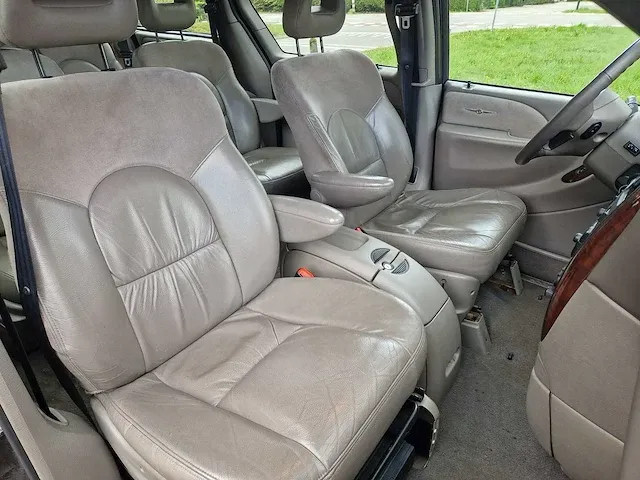 Chrysler - grand voyager - 3.3i v6 limited - 10-hx-hp - 2002 - afbeelding 10 van  22