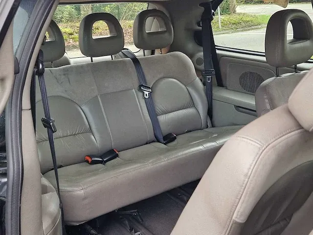 Chrysler - grand voyager - 3.3i v6 limited - 10-hx-hp - 2002 - afbeelding 14 van  22