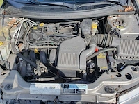 Chrysler - stratus - 2.0i-16v le - car - afbeelding 9 van  22