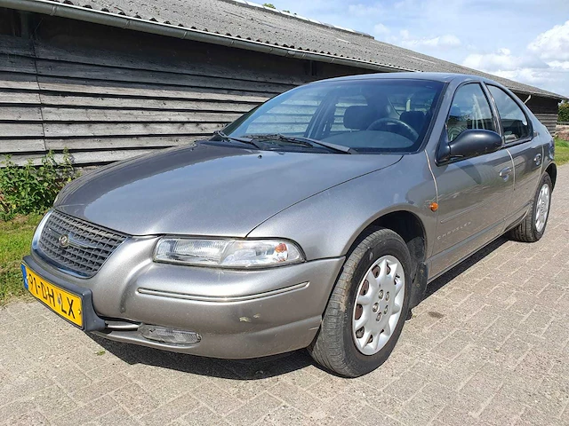Chrysler - stratus - 2.0i-16v le - car - afbeelding 1 van  22