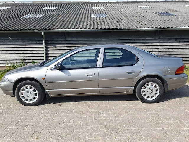 Chrysler - stratus - 2.0i-16v le - car - afbeelding 12 van  22