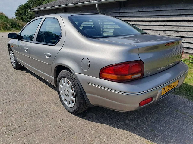 Chrysler - stratus - 2.0i-16v le - car - afbeelding 16 van  22