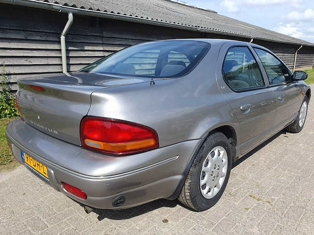 Chrysler - stratus - 2.0i-16v le - car - afbeelding 19 van  22