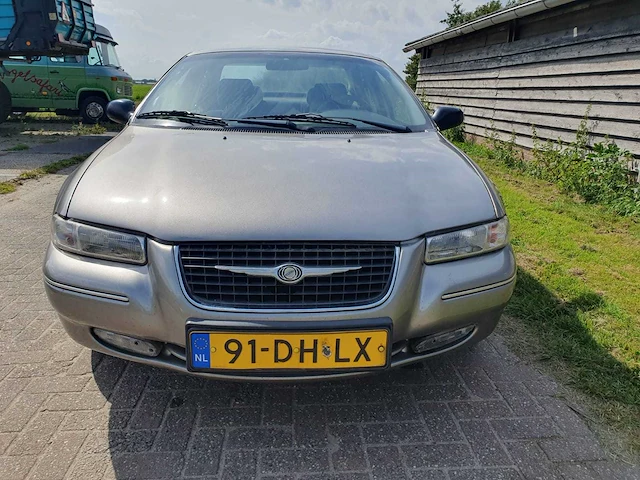 Chrysler - stratus - 2.0i-16v le - car - afbeelding 21 van  22