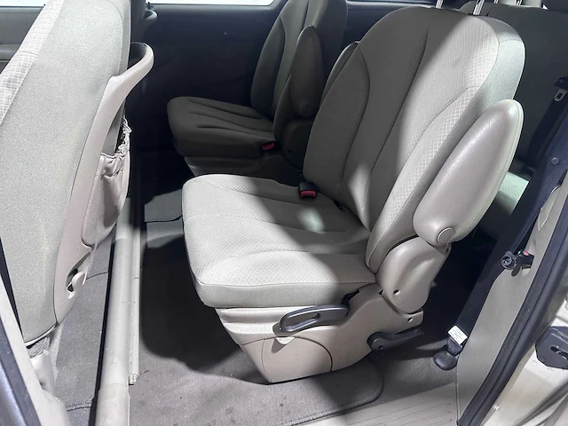 Chrysler - voyager - 2.4i se - 80-xv-tz - afbeelding 3 van  17