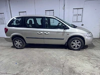 Chrysler - voyager - 2.4i se - 80-xv-tz - afbeelding 14 van  17