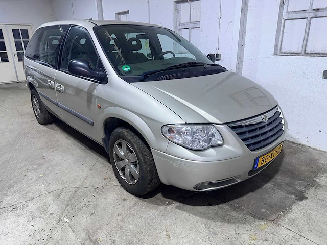 Chrysler - voyager - 2.4i se - 80-xv-tz - afbeelding 15 van  17