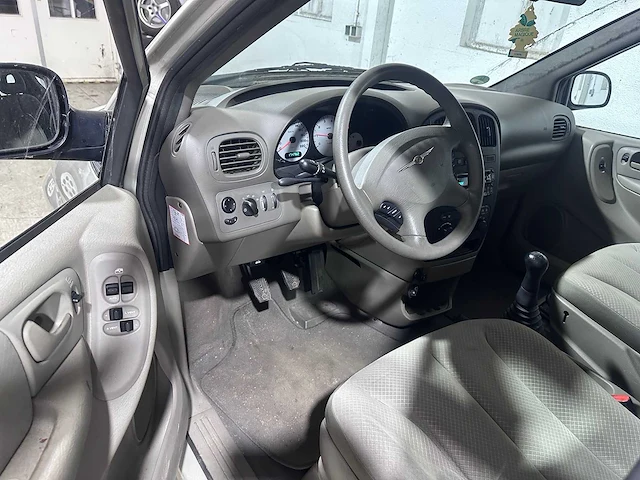 Chrysler - voyager - 2.4i se - 80-xv-tz - afbeelding 17 van  17