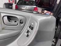 Chrysler - voyager - 2.8 crd se automaat- 67-vrf-9 - afbeelding 2 van  18