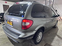 Chrysler - voyager - 2.8 crd se automaat- 67-vrf-9 - afbeelding 13 van  18