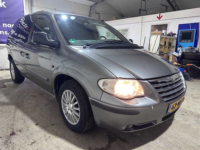 Chrysler - voyager - 2.8 crd se automaat- 67-vrf-9 - afbeelding 14 van  18