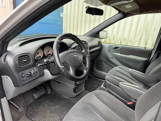 Chrysler - voyager - 2.8 crd se automaat airco 2379 - afbeelding 9 van  10