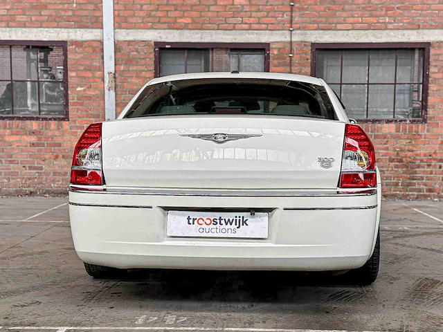 Chrysler 300c 3.5 v6 253pk 2006 youngtimer - afbeelding 3 van  38