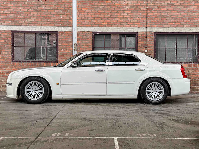 Chrysler 300c 3.5 v6 253pk 2006 youngtimer - afbeelding 7 van  38