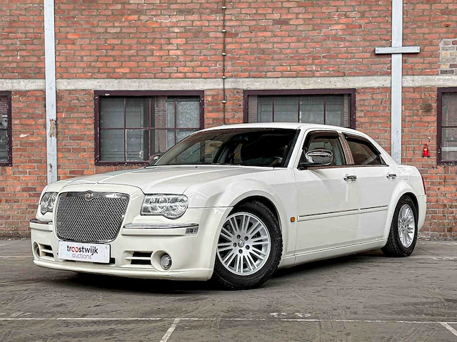 Chrysler 300c 3.5 v6 253pk 2006 youngtimer - afbeelding 1 van  38