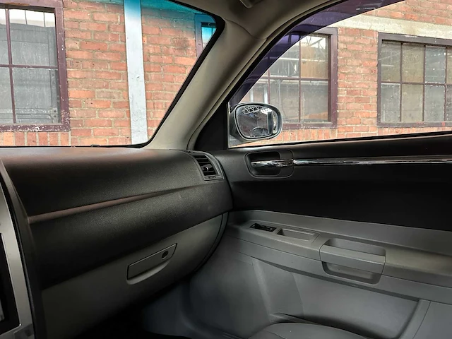 Chrysler 300c 3.5 v6 253pk 2006 youngtimer - afbeelding 18 van  38