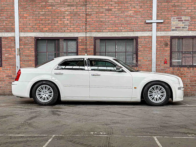 Chrysler 300c 3.5 v6 253pk 2006 youngtimer - afbeelding 36 van  38