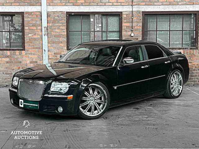 Chrysler 300c hemi 5.7 v8 340pk 2004 youngtimer - afbeelding 12 van  44