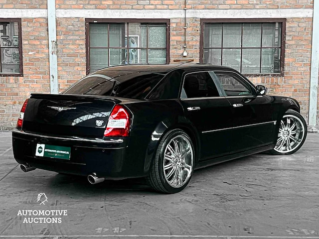 Chrysler 300c hemi 5.7 v8 340pk 2004 youngtimer - afbeelding 6 van  44