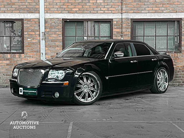 Chrysler 300c hemi 5.7 v8 340pk 2004 youngtimer - afbeelding 1 van  44