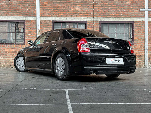 Chrysler 300c hemi 5.7 v8 340pk 2005 -youngtimer- - afbeelding 5 van  40