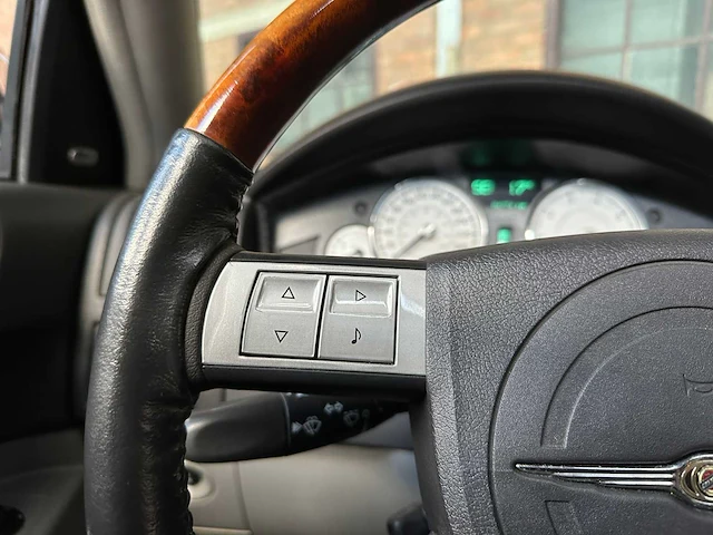 Chrysler 300c hemi 5.7 v8 340pk 2005 -youngtimer- - afbeelding 13 van  40