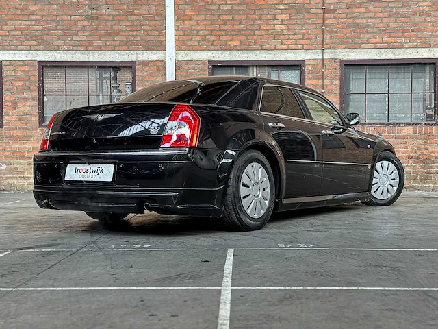 Chrysler 300c hemi 5.7 v8 340pk 2005 -youngtimer- - afbeelding 40 van  40