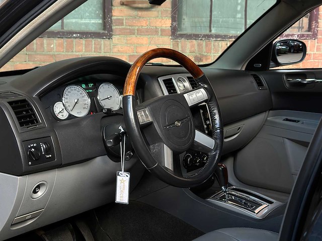 Chrysler 300c hemi 5.7 v8 340pk 2005 -youngtimer- - afbeelding 8 van  40