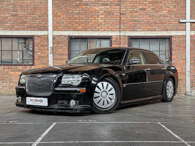 Chrysler 300c hemi 5.7 v8 340pk 2005 -youngtimer- - afbeelding 1 van  40