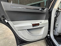 Chrysler 300c hemi 5.7 v8 340pk 2005 -youngtimer- - afbeelding 24 van  40