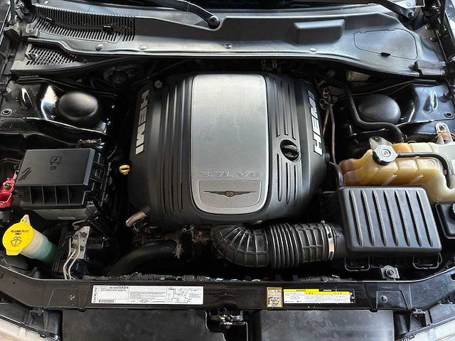 Chrysler 300c hemi 5.7 v8 340pk 2005 -youngtimer- - afbeelding 32 van  40