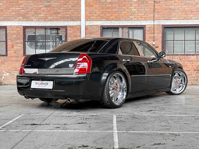 Chrysler 300c hemi 5.7 v8 340pk 2005 youngtimer - afbeelding 3 van  39